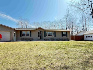 2709 6th Ave W, Gladstone, MI 49837