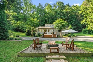 285 Ferry Landing Rd, Dunnsville, VA 22454