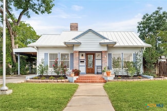 216 E Cedar St, Seguin, TX 78155