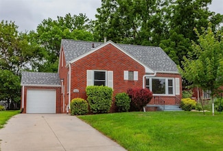 1050 57th St, Des Moines, IA 50311