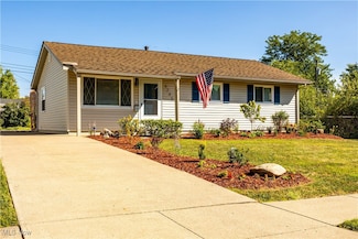4245 Knickerbocker Rd, Sheffield Lake, OH 44054