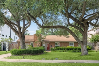 4512 Pine St, Bellaire, TX 77401