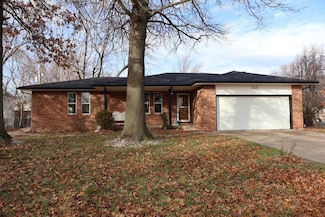 717 S Queen St, Maize, KS 67101
