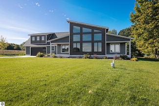 4683 E Water View Dr, Lake Leelanau, MI 49653