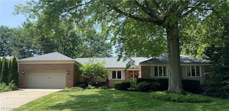 2290 Thurmont Rd, Akron, OH 44313