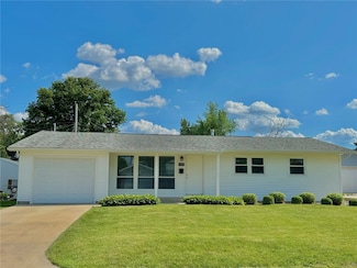 3025 4th Ave, Marion, IA 52302