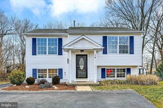 15 Brenda Lee Ct, Essex, MD 21221