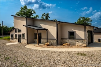 9 Kingdom Cove Rd, Sunrise Beach, MO 65079