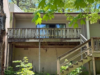 601 Dave Creek Pkwy, Fairfield Bay, AR 72088