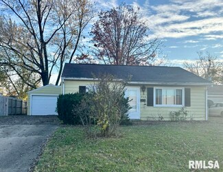 806 W Ridgemont Rd, Peoria, IL 61614