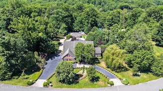 5 Bridgewater Way, Farmingdale, NJ 07727