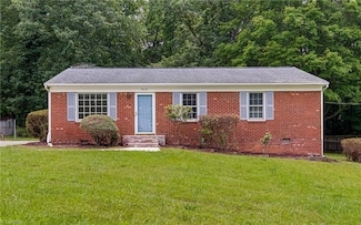 5038 Woodsboro Ln, Winston Salem, NC 27105