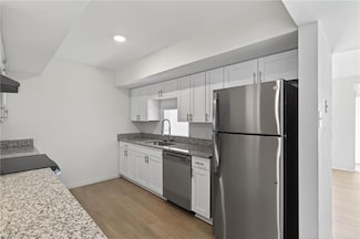 744 Lake Edward Dr, Virginia Beach, VA 23462