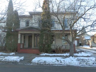 312 S Academy St, Janesville, WI 53548