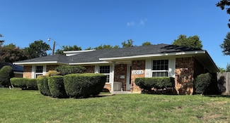 1013 Denmark St, Grand Prairie, TX 75050