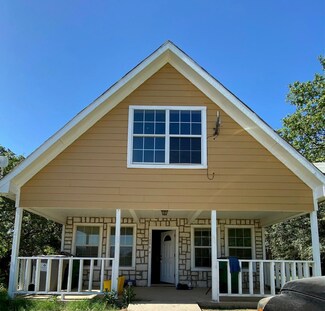 11006 Shady Oaks Dr, Runaway Bay, TX 76426