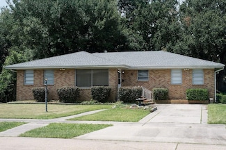 6 Gelbke Dr, Gretna, LA 70053