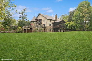 236 Steeplechase Rd, Barrington, IL 60010