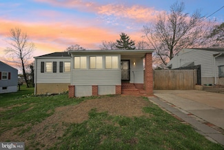 8446 Woodward St, Savage, MD 20763