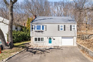 104 Cliff St, Lynn, MA 01905