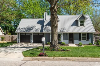 324 Stockade St, Lawrence, KS 66049