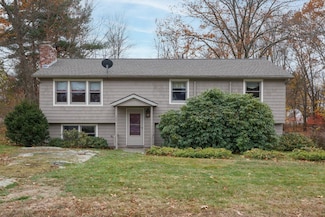 380 Woodcrest Ct, Manchester, NH 03109