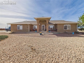 1060 W Stallion Dr, Pueblo, CO 81007