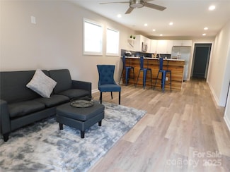 109 W Poplar St, Stanley, NC 28164