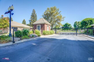 6740 Iron Oak Dr, Bakersfield, CA 93312