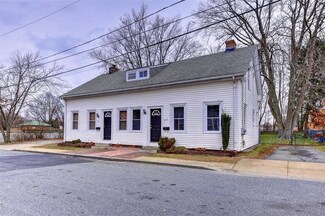 25 Oak St, Cranston, RI 02910