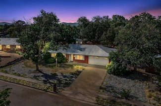 522 Rover Blvd, Los Alamos, NM 87547