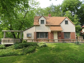 1222 W Daniel St, Champaign, IL 61821