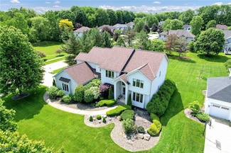 36145 S Huntington Dr, Solon, OH 44139