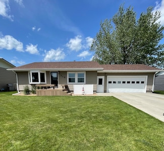 716 12th St W, Mobridge, SD 57601
