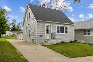 803 17th St SW, Cedar Rapids, IA 52404