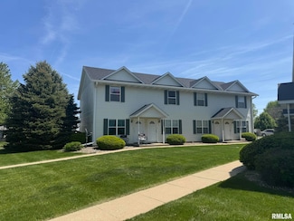1303 1st St Unit D, de Witt, IA 52742