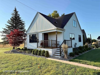 2054 Kloha Rd, Bay City, MI 48706