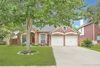 519 Rainswept Pass Dr, Rosenberg, TX 77469