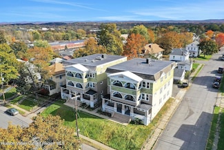 34 Fairview Ave, Hudson, NY 12534