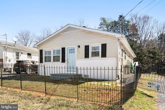 527 Frederick Ave, Front Royal, VA 22630
