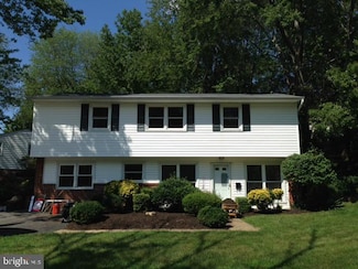 5734 Overly Dr, Alexandria, VA 22310