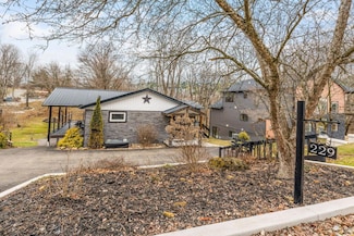 229 Green Valley Dr, Howard, OH 43028