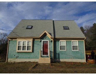 11 Heritage Rd, Acushnet, MA 02743
