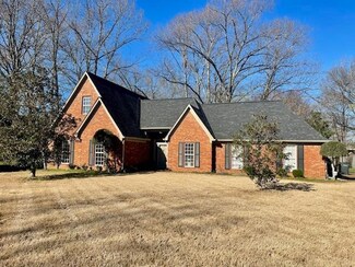 115 Country Forest Dr, Oakland, TN 38060