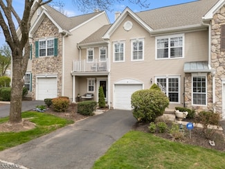 4 Raleigh Ct, Basking Ridge, NJ 07920