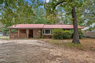 2934 Academy St, Sanford, NC 27332