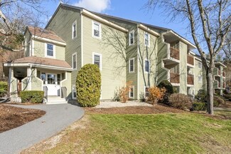 91 Heritage Dr, Whitinsville, MA 01588