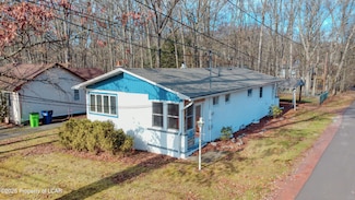 35 Carter Dr, White Haven, PA 18661