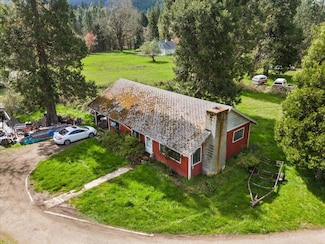 5230 Azalea-Glen Rd, Glendale, OR 97442