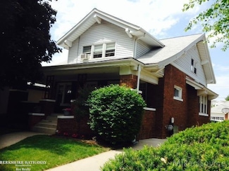 15611 Charles R Ave, Eastpointe, MI 48021